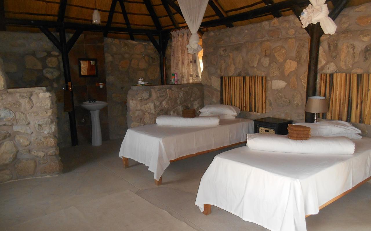 Kapika Waterfall Lodge Epupa Habitación foto